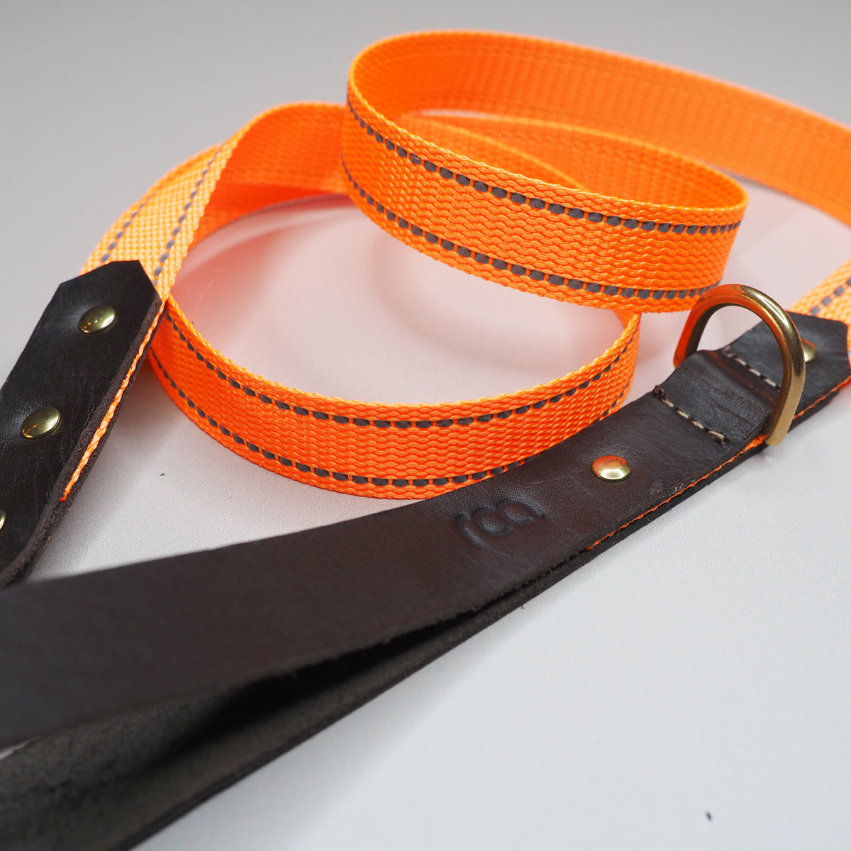 Hundebånd, orange m/reflex og brunt skinn
