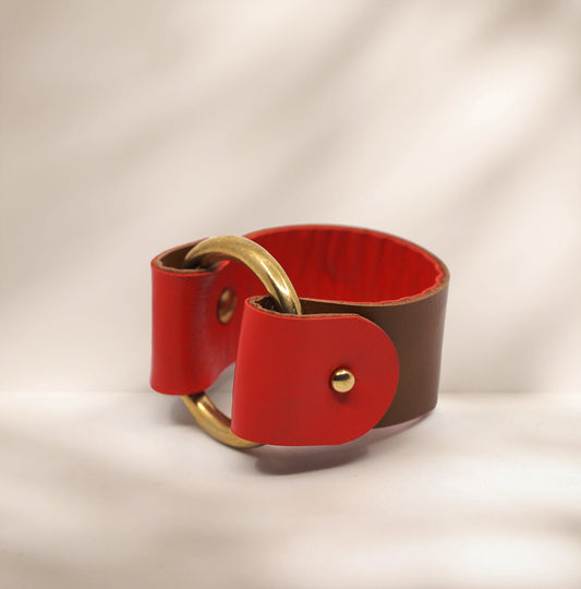 Armbånd i skinn - cognac/rød