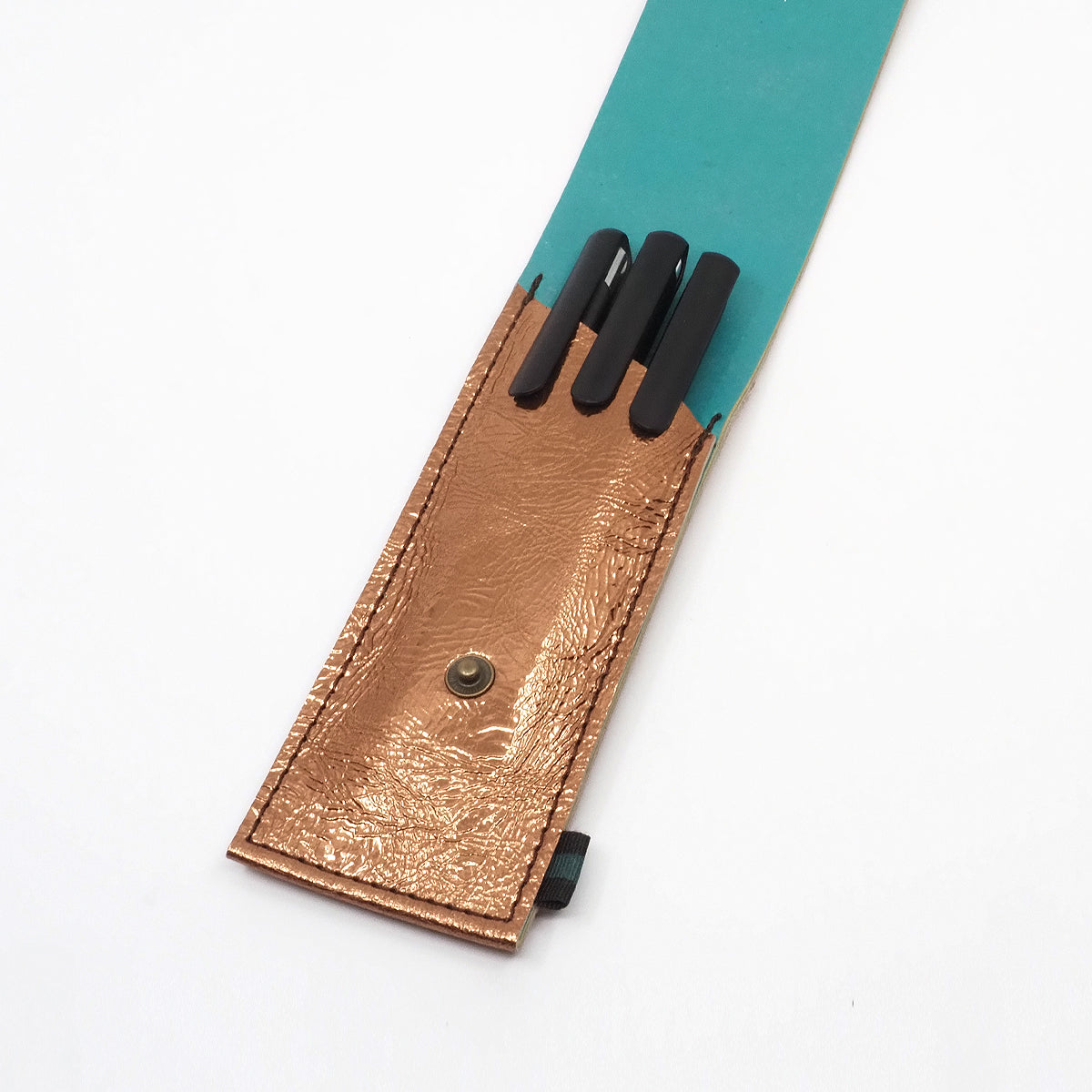 Pennal - glam metallic